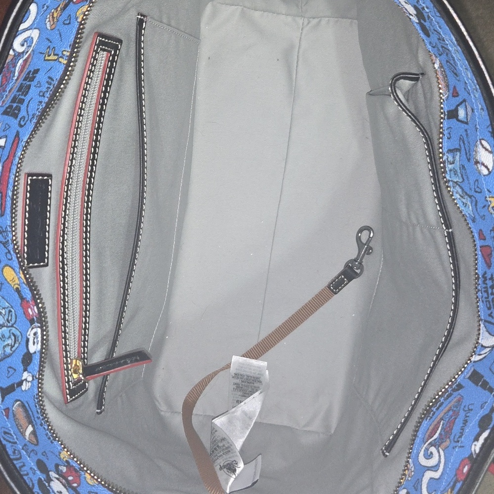 Dooney And Bourke Chicago Tote - Picture 3 of 6